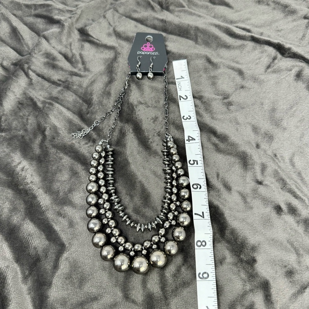 Grey Beaded Necklace Gun Metal Grey with Matching Earrings - Picture 2 of 3
